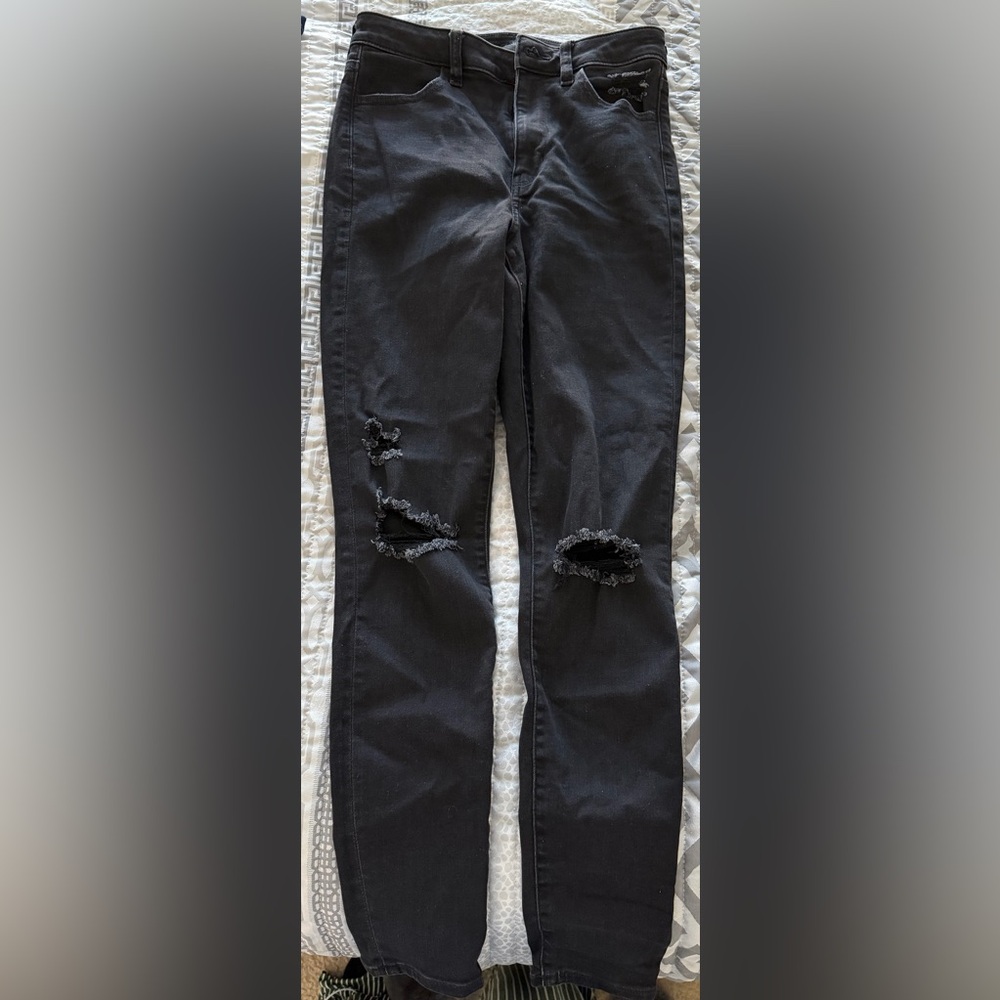Black Distressed Women’s Jeans